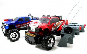 Боевые машины на радиоуправлении JADA: Внедорожник FordF-350 2009(красный) и Chevy Silverado3500(голубой)